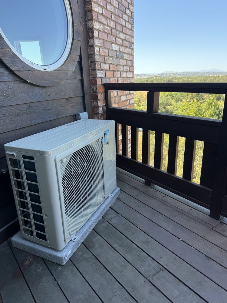 Outdoor condenser, deck-mounted install